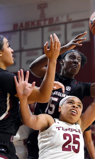 Walker scores 26, No. 4 UConn routs Notre Dame